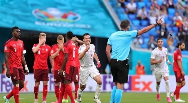 憨爸爸育儿|这是红牌？大英“盲侠”造争议，瑞士出局冤不冤？