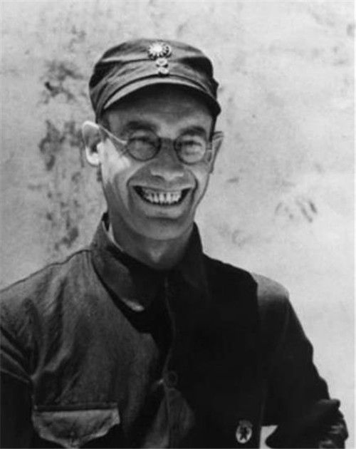 李德|1939年李德回到苏联，没带两位中国妻子回去，后来她们过得如何？