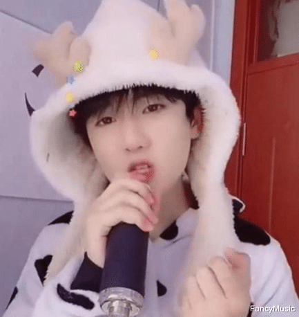 |“吃个桃桃”重出江湖,不走软萌走硬汉,网友:别整事了