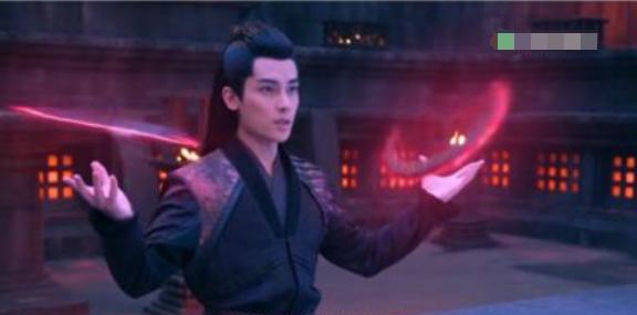 肖战|肖战《斗罗大陆》错位吻戏收官，苑长邱心志发文字里行间很不舍