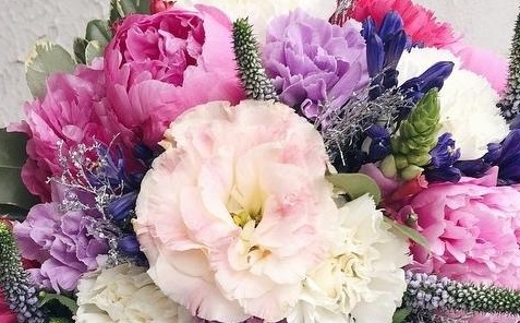 情感趣味测试 心理测试:4束捧花,你最喜欢哪一束?测2022年你的桃花运势爆棚