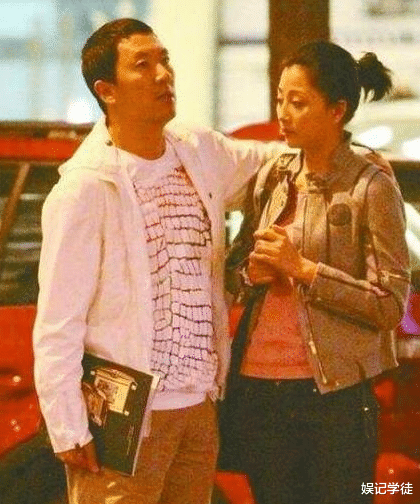 殷桃|41岁殷桃已婚？在好友5000平豪宅度假，用“老公”称呼身旁男子