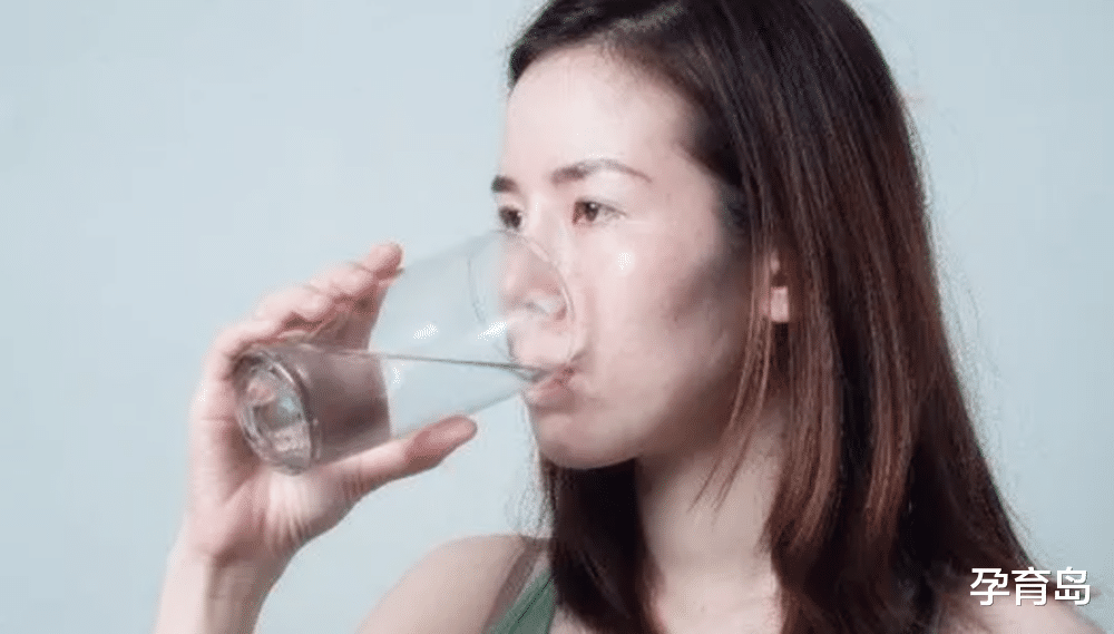 孕育岛|孕期除了白开水,孕妇还可以多喝的3种饮品,对胎儿的发育有帮助