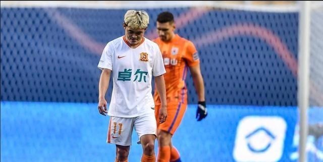 陪你慢慢变老 国足进行瘦身，山东泰山三名球员可能被淘汰，李铁助力郝伟再夺冠
