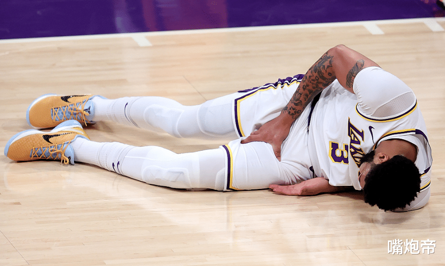 安東尼·戴維斯|好大哥！詹皇意味深長或放棄5冠，暗示濃眉別復出，為兄弟或1輪游