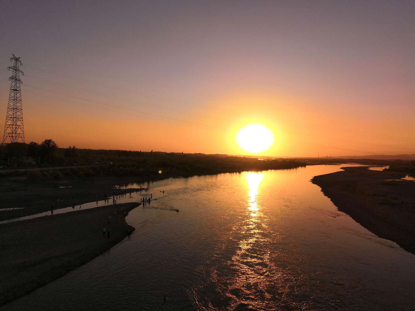 上有老|44岁,还在职场,上有老下有小,忧虑的矛盾体,排解方法就是想想从前