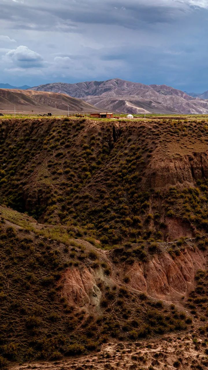 乌鲁木齐 距乌鲁木齐1h，新发现一条荒废半个世纪的绝美天路，虐过独库，美过318！