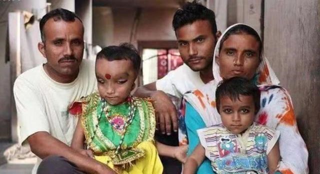 象头神 印度7岁男孩普兰舒：酷似象头神，受众人参拜，哪怕亲爹都要下跪