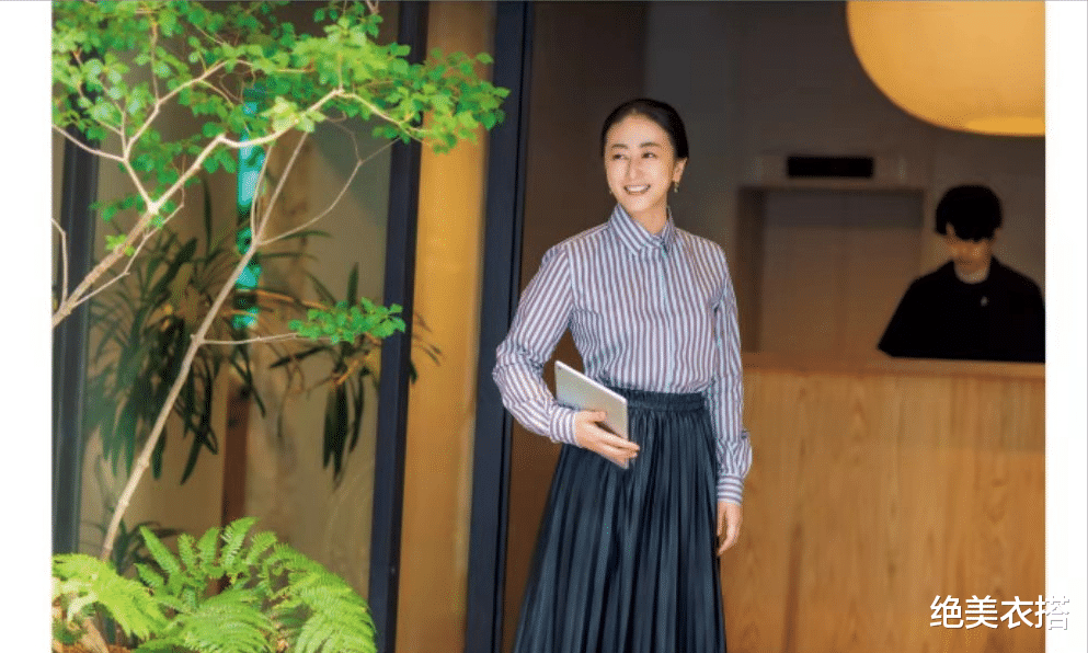 绝美衣搭|初秋的“衬衫”,怎么穿才惊艳四座?4类风格穿搭,不懂劝你别穿