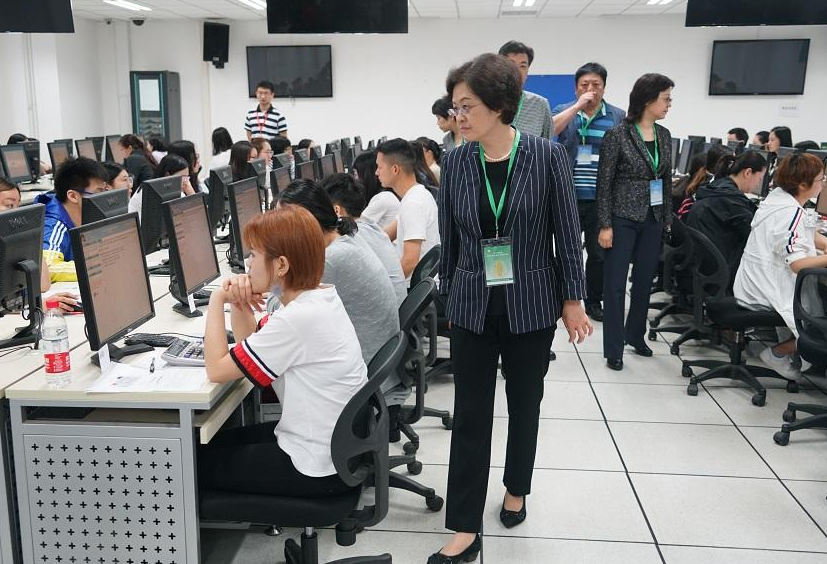 教师|最佳女友“职业排行”，榜首娶到就赚了，第二名说出去有面子