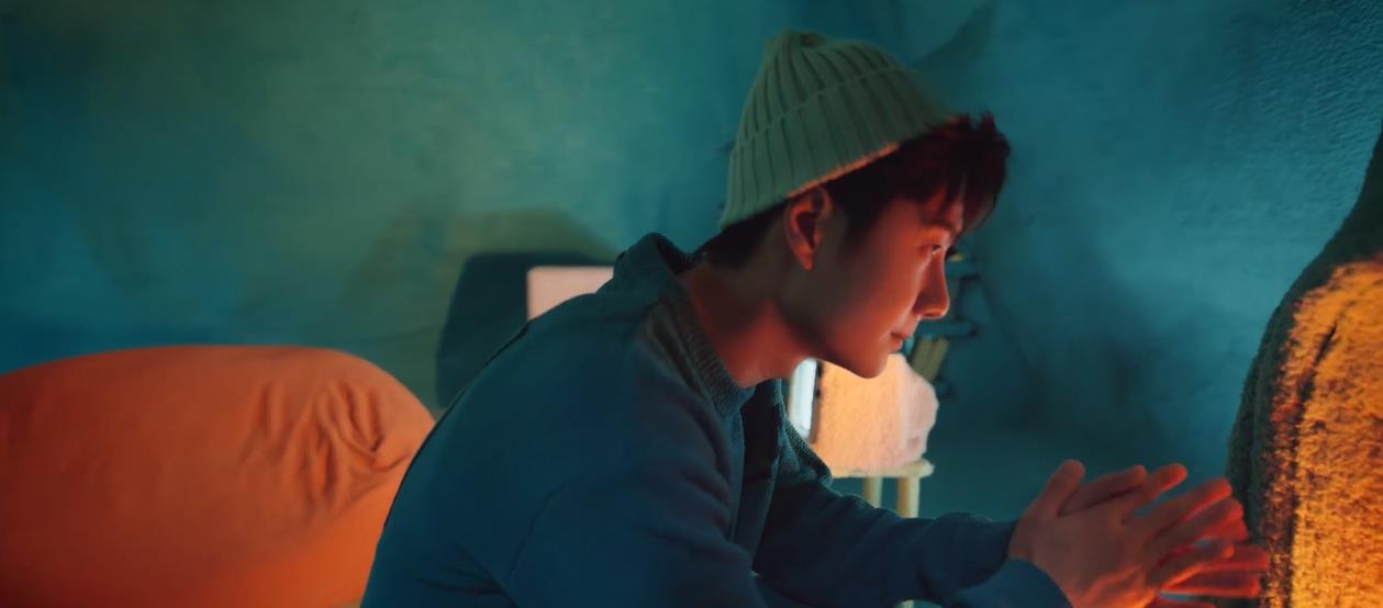 蕉内|蕉内官宣王一博彩蛋诚意满满；植村秀见面会“移花接木”不攻自破