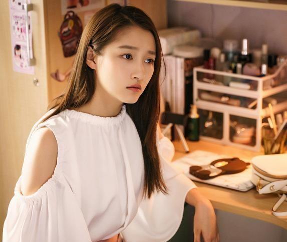 关晓彤|23岁关晓彤父亲曝光，低调了20多年，原来是我们熟悉的他