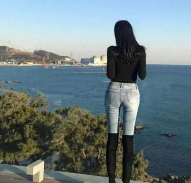 冻龄|50岁阿姨被20岁小鲜肉倒追，看到她的自拍照，网友：健身太重要了