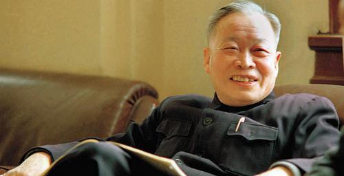 陶莉点评 儿子被人起外号，父亲干脆把真名改成外号，后来这个名字举世闻名