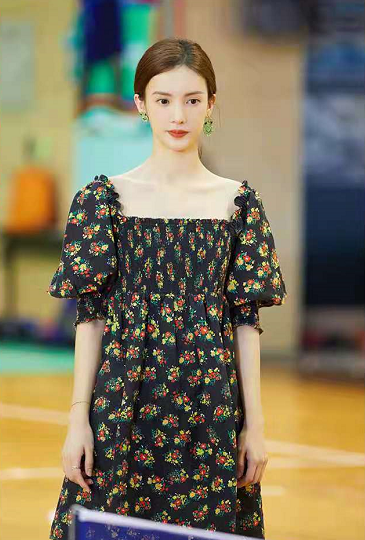 时尚风行派|夏日衣柜怎么能少了印花裙!管你是爱性感还是优雅,都能轻松搭配