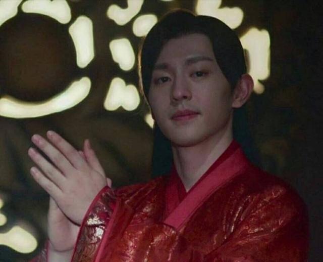 |那些被“上帝吻了脸，却忘了摸手”的明星，网友：想给他们换双手