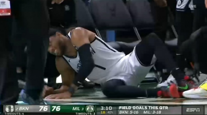 篮网队|1-2，雄鹿两人30+10，球迷庆祝像夺冠！杜兰特错失绝平，篮网神射11中1太铁