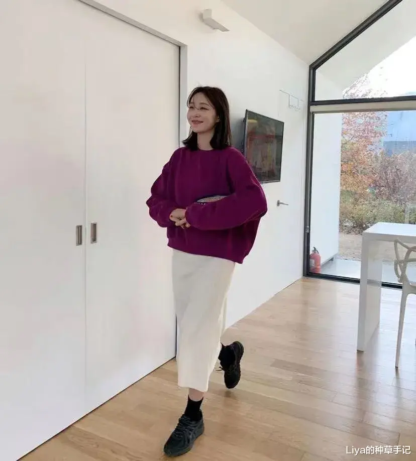 Liya的种草手记 卫衣 + 半裙 = 好看 + 高级