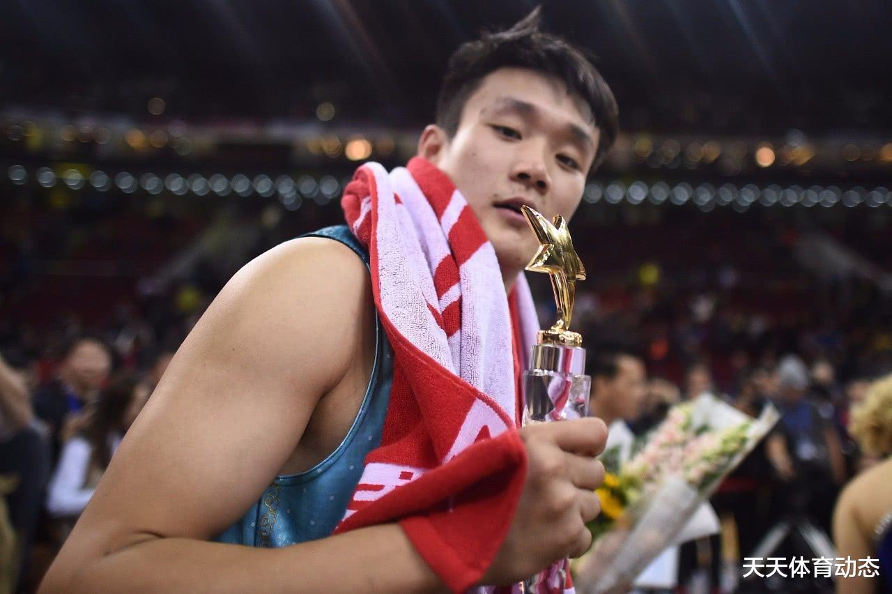 辽宁男篮|CBA三消息：丁彦雨航复出，辽宁男篮重磅签约，上海男篮无缘季后赛！