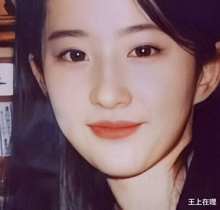 整容|19岁的她花费100万整容成刘亦菲，名字也改了，今23岁现状太扎心