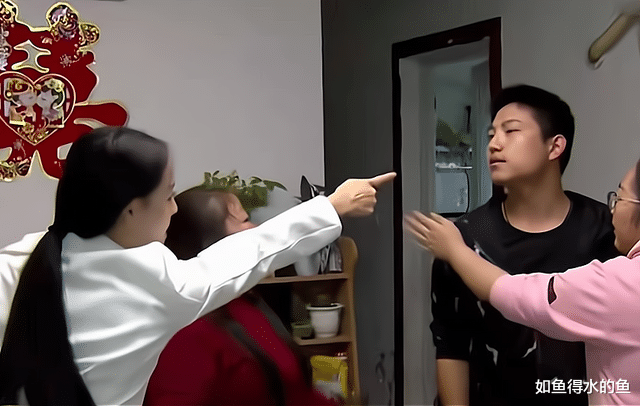 4岁女儿不像自己?损友一句话,小伙逼漂亮妻子做亲子鉴定,离了