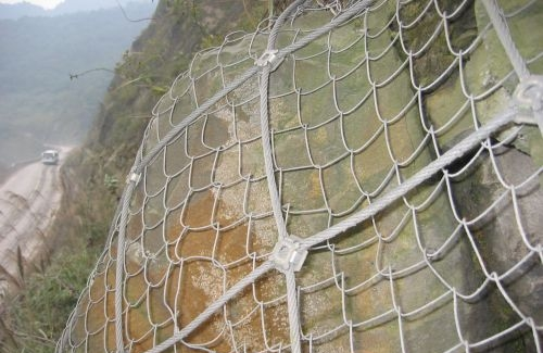 尚富赵先生 边坡防护网用在哪些地方