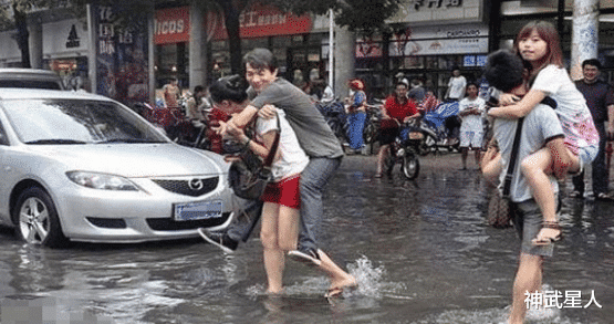 神武星人|“公司新来的秘书，她说没有试用期就直接转正，反正我啥也不敢问！”哈哈哈
