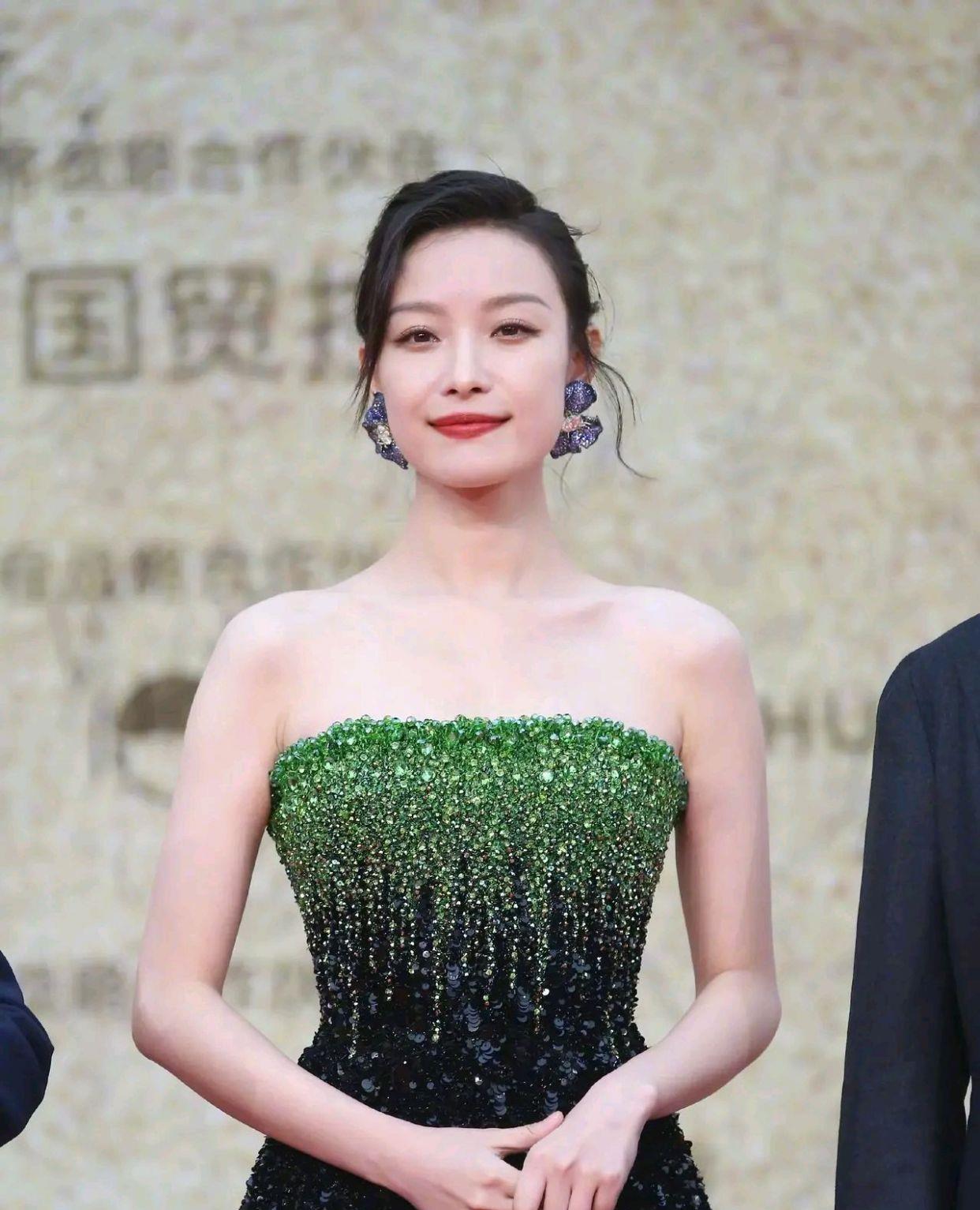 陈乔恩|张天爱经纪公司发文澄清？张子枫教养高？倪妮性格大大咧咧？