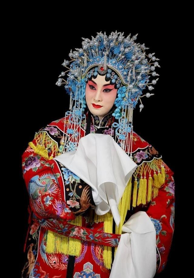 周迅|有同行说京剧名家张火丁受欢迎的是假的,承认别人优秀这么难吗