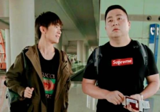 豆皮|易烊千玺身边出现“真假胖虎”，比双胞胎长得像，千玺也难分辨？