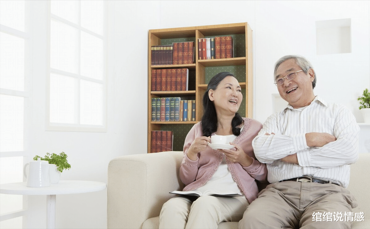 绾绾说情感|67岁大爷再婚1个月分手，54岁女人：他不要脸，大爷：她更不要脸