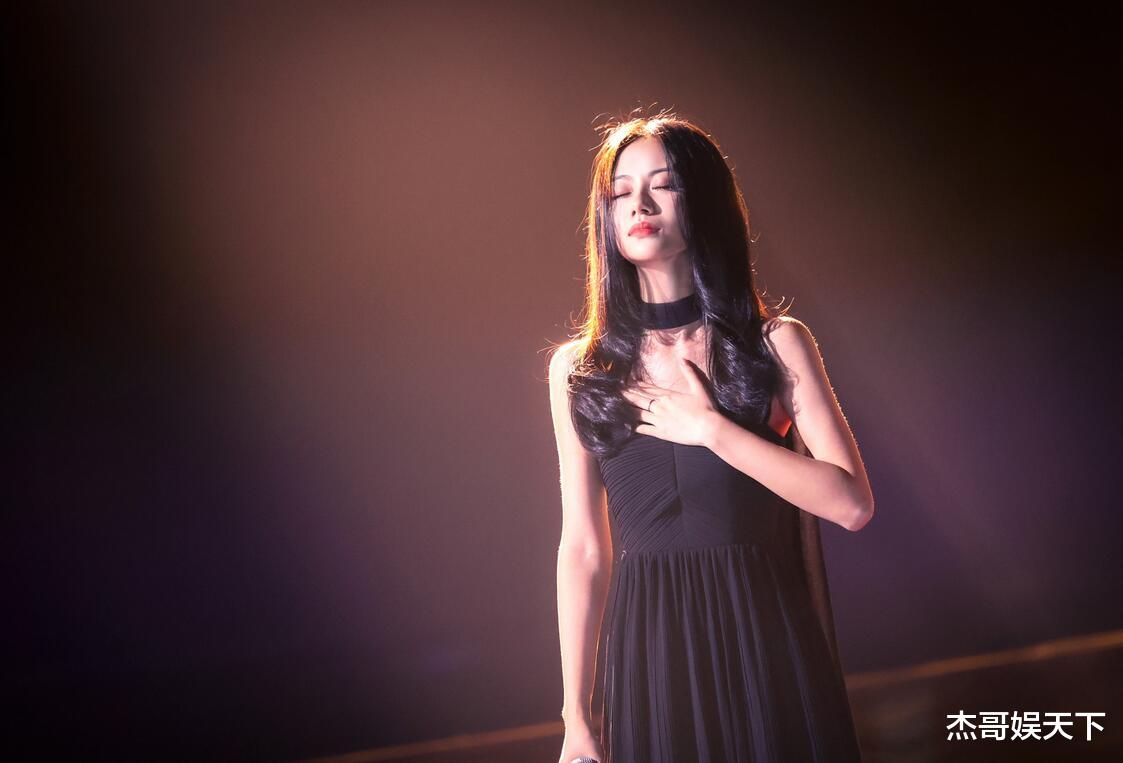 杜新枝|依加输得意难平?其实四位导师都有暗示,只不过李克勤挑明了而已