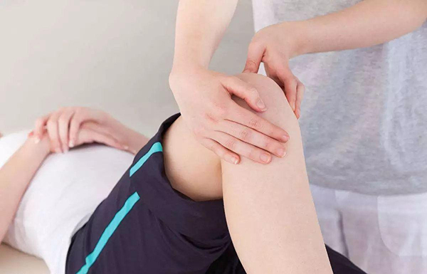 两口育儿|8岁孩子喊“腿痛”,家人误以为是生长痛,殊不知得了“骨肉瘤”