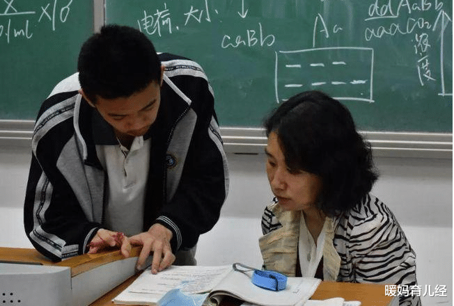 暖妈育儿经|“一月才3000根本不够”，老师吐槽工资少，网友却表示不信