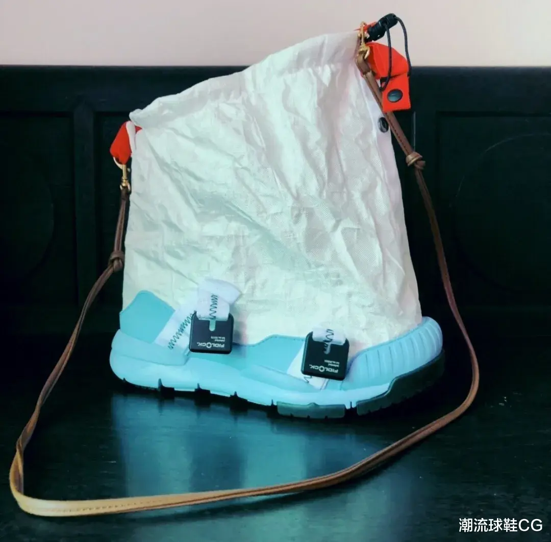 |耐克天价宇航员抄袭国产解放鞋？詹姆斯上脚平替版本！