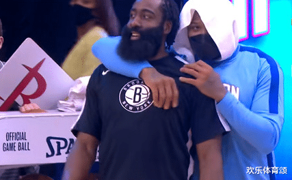 詹姆斯·哈登|和大胡子有仇嗎！比賽結束，火箭球員和哈登深情擁抱，只有他躲的遠遠的