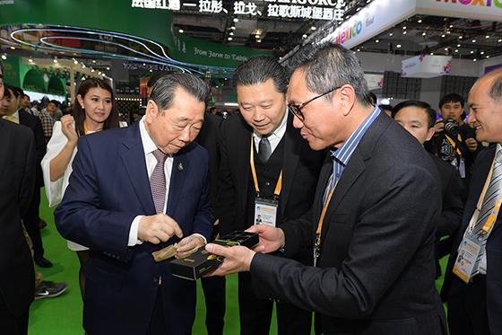 泰国|泰国首富加入中国国籍，家族财富1900亿，还是平安、中信的大股东