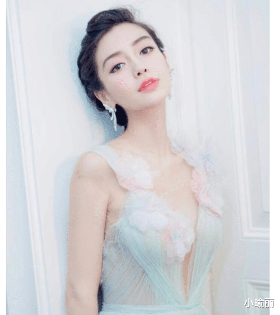 黄晓明|曝Angelababy海边冲浪约会小鲜肉照片实锤，黄晓明买通稿回击