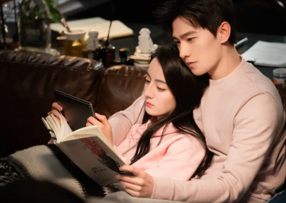 芒果台|播2天力压《夜色暗涌时》拿下芒果热度第一，又一部国产火剧诞生