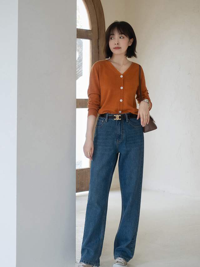 何有强|秋天,怎么穿针织开衫才洋气?搭配半身裙或牛仔裤,美出新高度