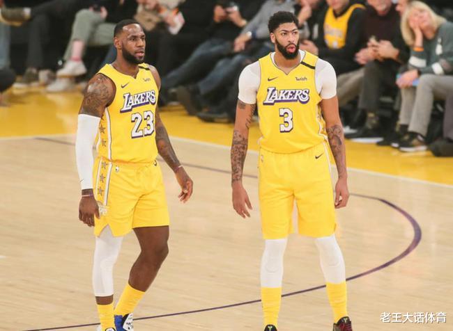 湖人隊|1.1億，又一全明星中鋒被棄用！比莊神阿德好用，湖人應全力搶他