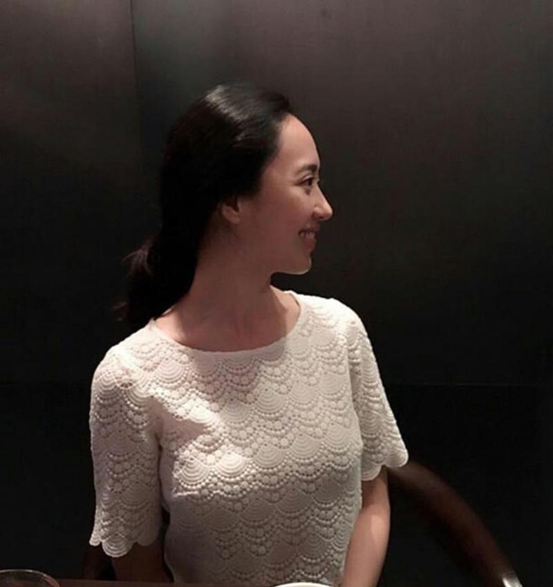 金敏贞|金敏贞8岁出道做演员，一双漂亮大眼睛，39岁爱上独自爬山一整天