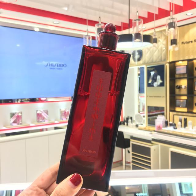 补水|品牌化妆水测评：美白补水抗氧化还能平滑细致，让你焕发年轻光采