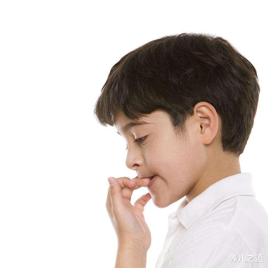 养儿之道|总是把指甲咬到秃的孩子,长大会面临三种困境,现在纠正还不晚