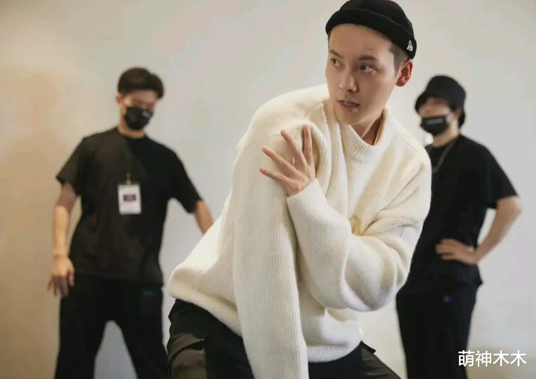 春晚|跨年晚会彩排图来了！杨幂潮酷十足，龚俊献上首秀，张艺兴热舞