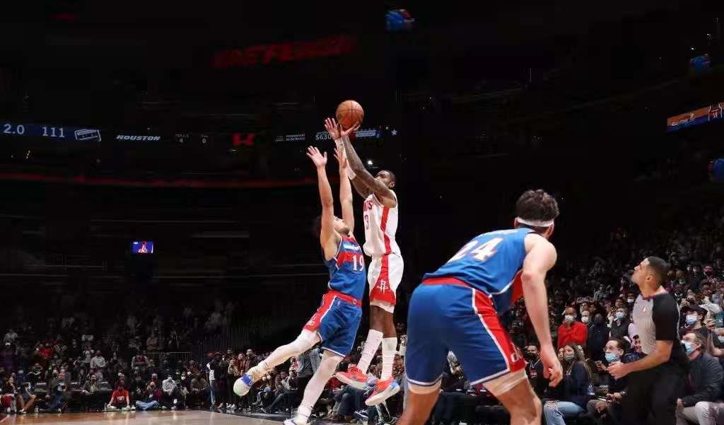 多米尼克·琼斯|大换血！火箭、尼克斯酝酿2换4交易？伍德换来未来联盟盖帽王？