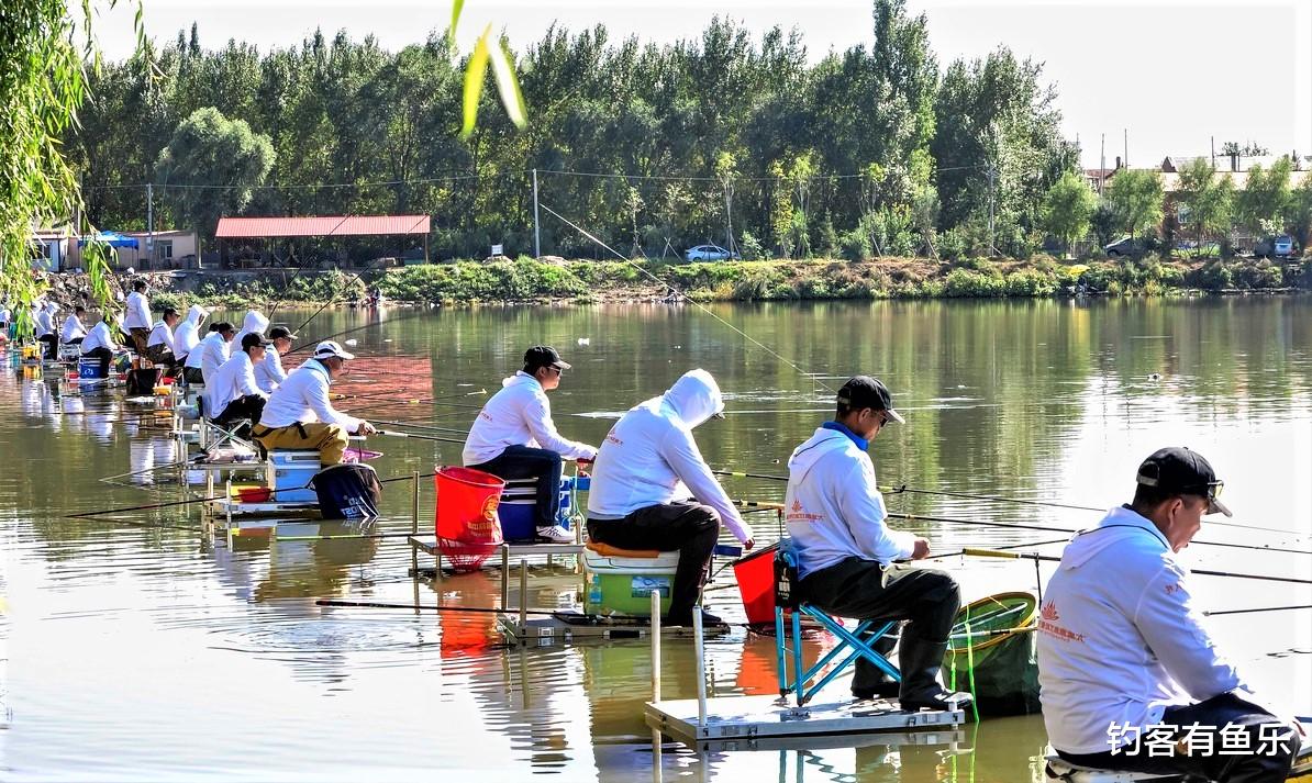 饵料|在水库型黑坑钓鱼有什么技巧？碰到这3种黑坑，千万不要轻易下竿