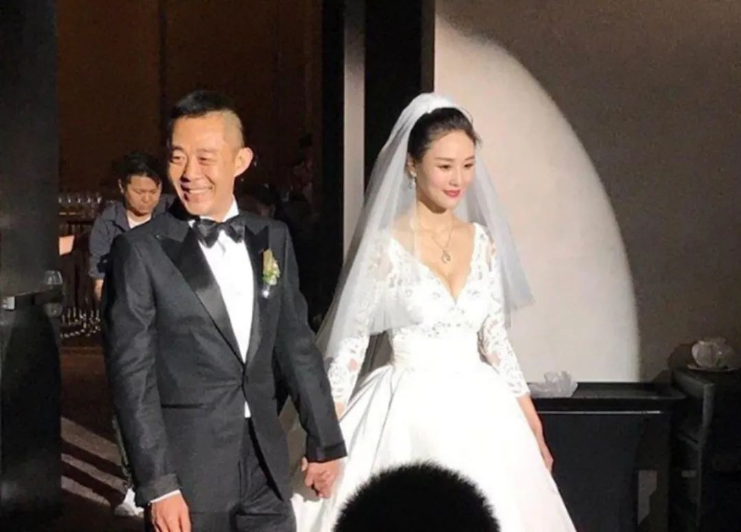 花絮|情史干净的8位男星，个个娶初恋恩爱几十年，娱圈再浊他们独清