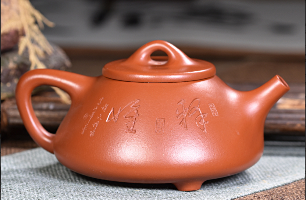 |紫砂壶—紫先生：紫砂壶上的刻绘好坏怎么看？？？