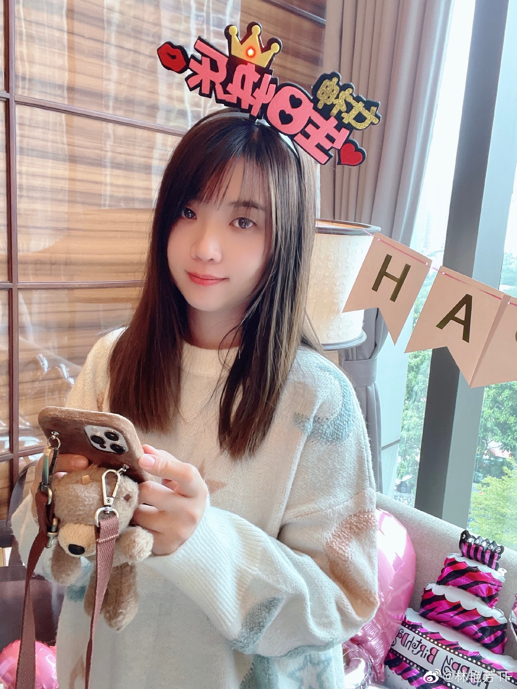 同归于尽|贤内助!苏炳添搂着漂亮媳妇,准备大餐为芳姐庆生,苏嫂清秀温柔